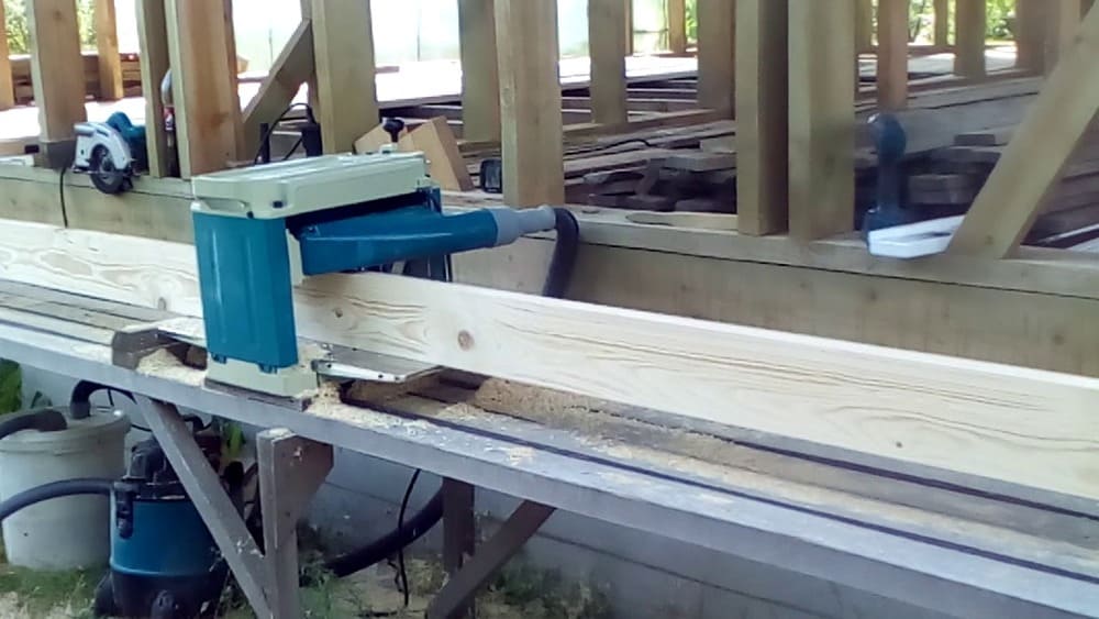 Проверка фактического размера доски после строгания